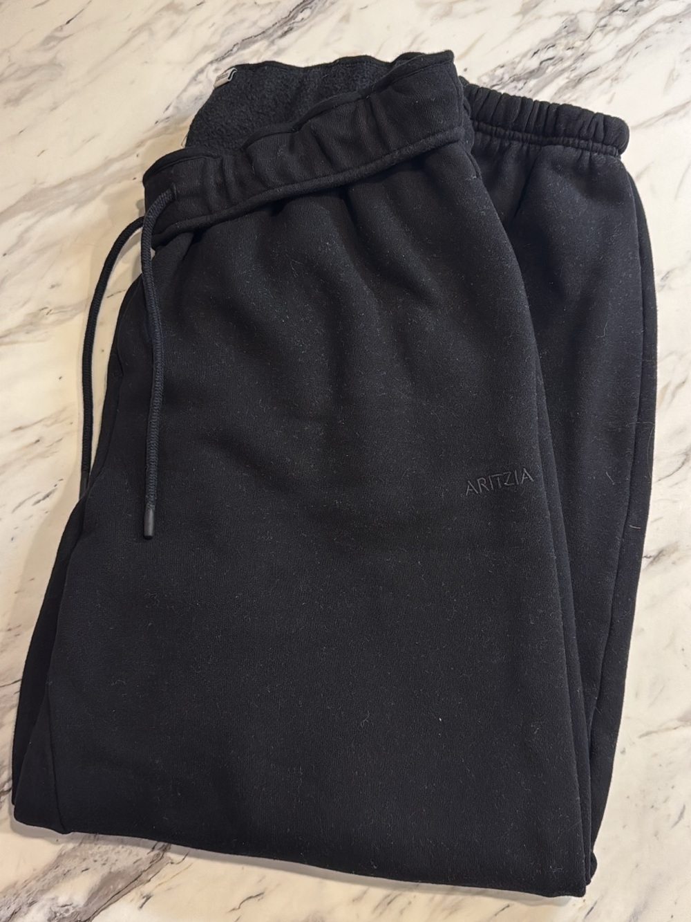 Aritzia mega fit joggers in black